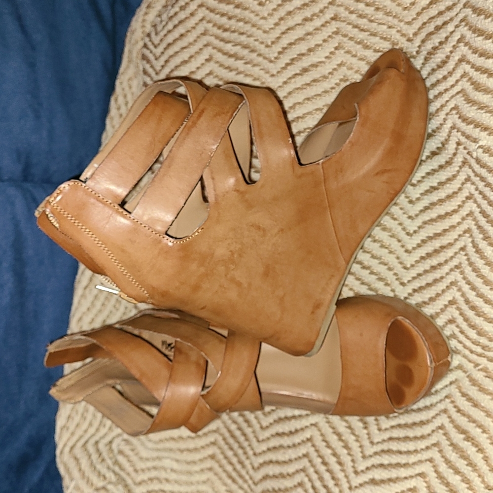 Wedge sandals